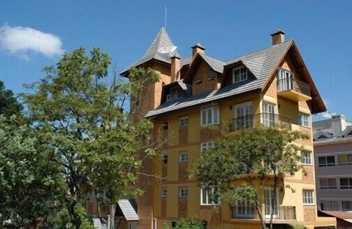 Planalto Apartment | Gramado Center - Charming triplex with views of the Quilombo Valley