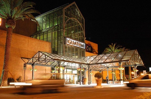 Passo da Areia Apartment | Great fit, Iguatemi Mall, Bourbon Country Mall, American Consulate