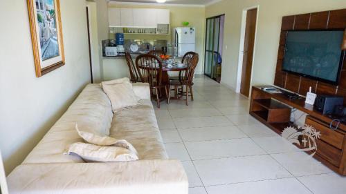 Maria Auxiliadora House | Ground floor flat with two suites (up to 8 people) at Canarius Resort in Gravatá