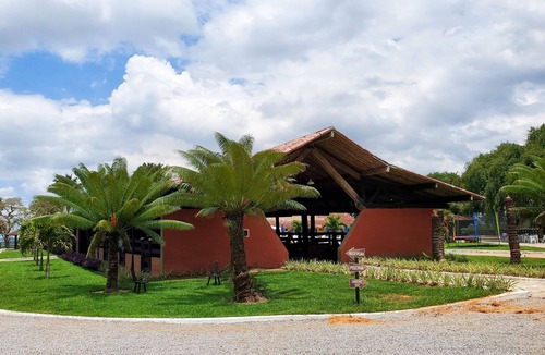 Bonito Hotel | Group 10 Double or Twin Single Apartments