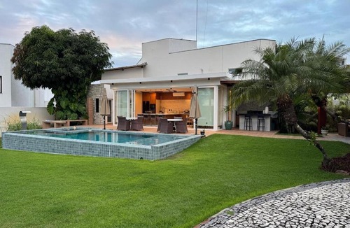Guarajuba House | Guarajuba com 5 suítes, piscina e espaço gourmet