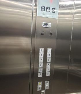 Ipiranga Apartment | Guarapari com elevador, reformado, Wi-Fi, TV com Smart, vista livre e estacionamento