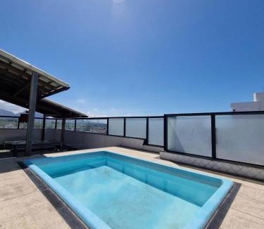 Praia do Morro Apartment | Guarapari Praia - Cobertura 6 quartos com piscina e churrasqueira