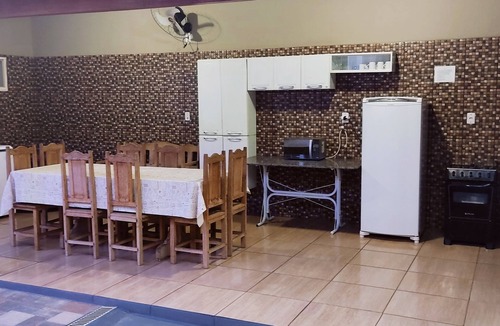 Olimpia House | Heated Pool, Billiards, Air Conditioning, NetFlix, WiFi. min from Park Thermas (v olp)