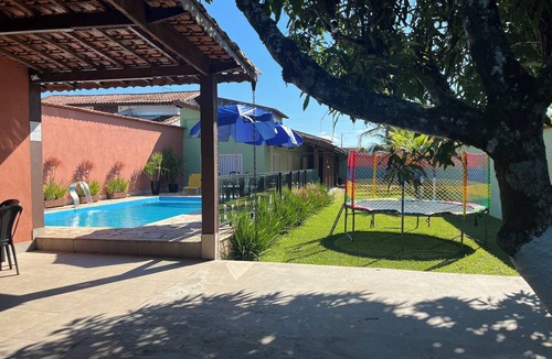 Mongagua House | Heated pool, children's trampoline, quiet beach 5 minutes away and peace and quiet.