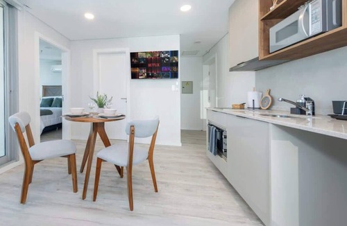 Asuncion Apartment | High-Floor City Base | 200Mbps | Gym, Pool & Sauna
