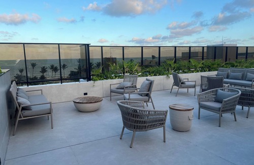 Cabo Branco Apartment | HIT 202 - Sophisticated apartment with ocean views on Cabo Branco beach.