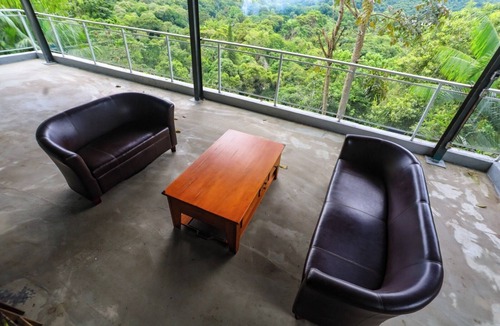 Vargem Grande House | House with lounge balcony and panoramic view in Vargem Grande,