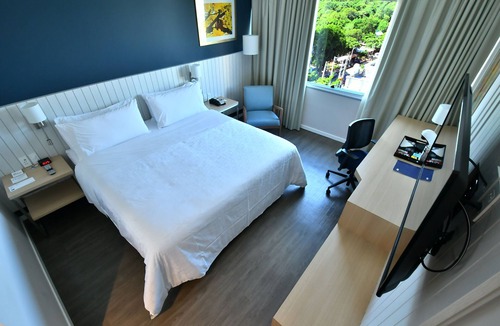 Asuncion Hotel | Holiday Inn Express Asuncion Aviadores by IHG