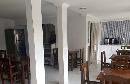 Sao Cristovao Apartment | Hospedagem Central - Suíte 01 - Cabo Frio - Aluguel Econômico