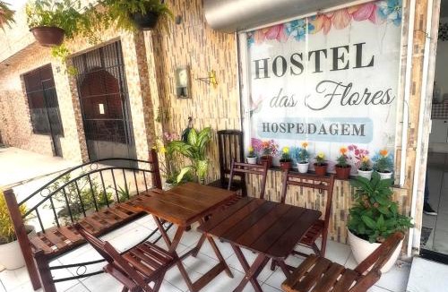 Maracangalha Hostel | Hostel das Flores - Suíte Master Quarto Privativo com Banheiro Privativo