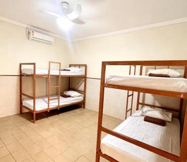 Jardim Camburi Hostel | Hostel Diniz