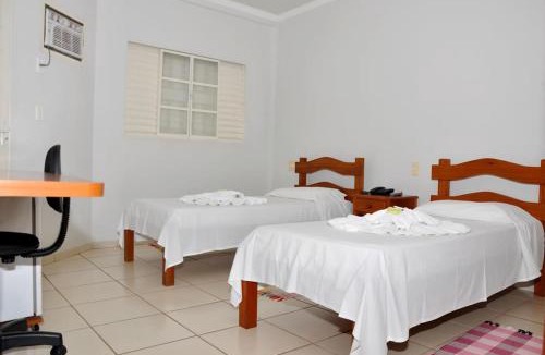 Uberaba Hotel | Hotel Carolina 2 - próximo a Universidade de Uberaba uniube - ao Aeroporto Fórum De uberaba - hospital Mario Palmeirio ao Hospital São Marcos e hospital Regional