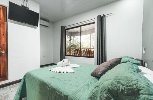 Puerto Jimenez Hostel | Hotel Hoja de Oro Corcovado