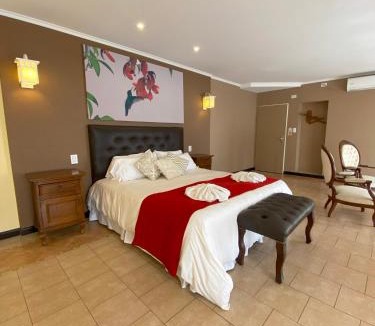 San Antonio de Areco Hotel | Hotel San Carlos