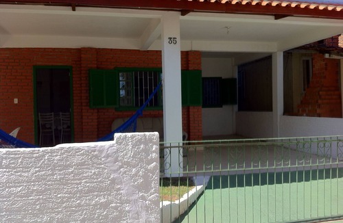 Armacao House | House 50 meters from Armação beach - Florianópolis