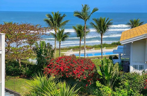 Maresias House | House in a beachfront condominium - available for New Year's Eve.