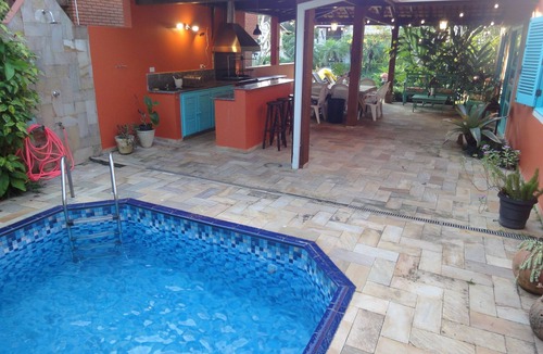 Toque-Toque Pequeno House | House in a Gated Community - 6 Suites with Air Conditioning, Private Pool, BBQ, WiFi