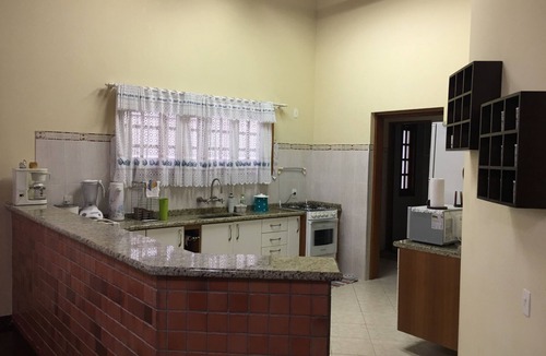 Ibiuna Cottage | House in a gated community surrounded by nature and security.
