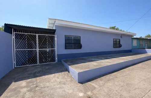 Granada Apartment | HOUSE IN GRANADA WITH A/C PETS WELCOME