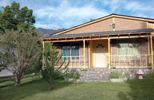 Salto House | House in the mountains a few meters from a beautiful stream.