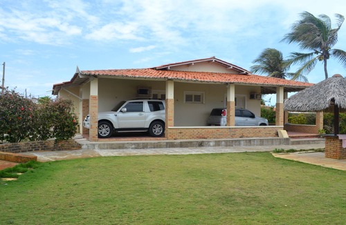 Beberibe House | House on Morro Branco Beach, Beberibe, Ceará. Note: No TV or air conditioning.