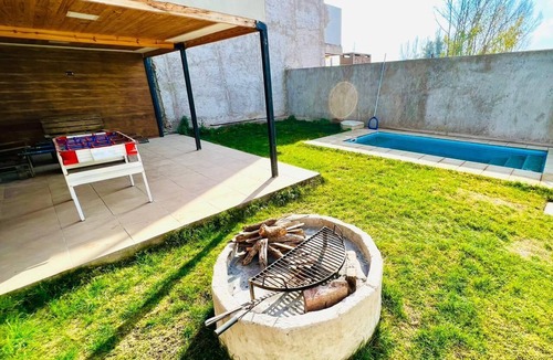 Maipu House | house with barbecue area and pool mountains of the west