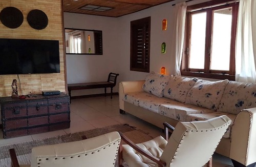 Sao Francisco Xavier House | House with pool 1km from downtown São Francisco Xavier!