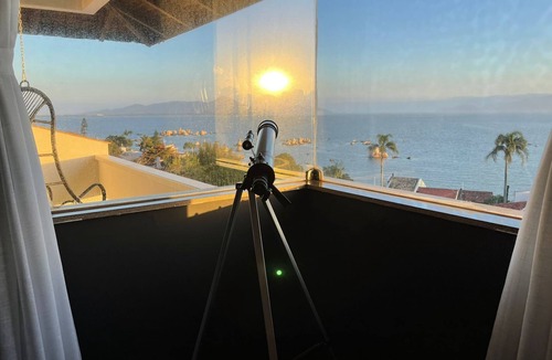 Itaguacu House | House with pool and panoramic sea view.