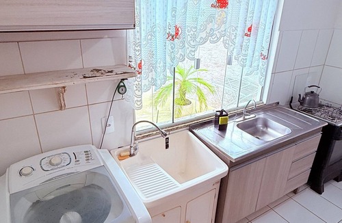 Penha House | House with pool, party lighting 5 minutes from Beto Carrero and 5 minutes walk to the beach