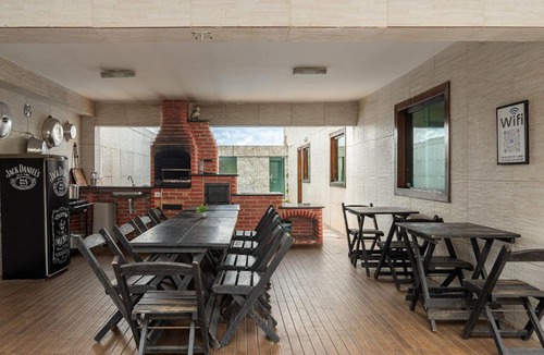 Europa House | House with Pool in BH for Groups and Families