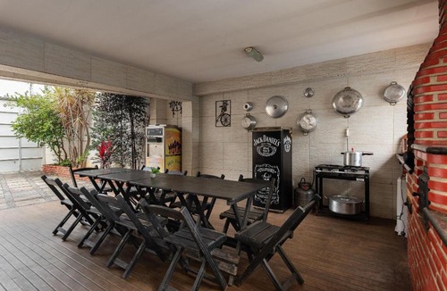 Europa House | House with Pool in BH for Groups and Families