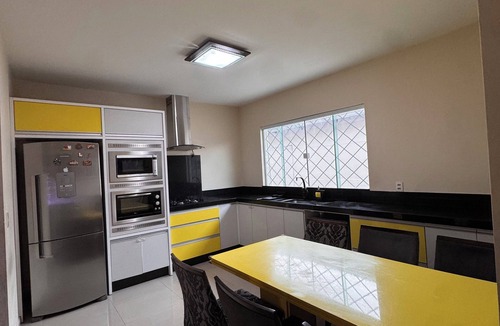 Florianopolis House | House with pool in Greater Florianópolis, space with pool table and barbecue.