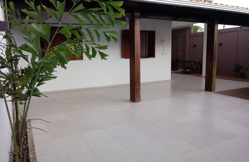 Nova Vicosa House | House with pool near the beach