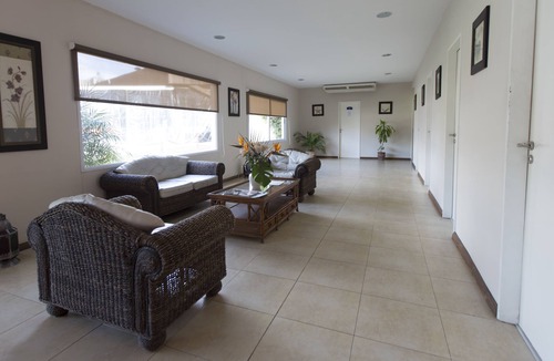 San Pedro Hotel | Howard Johnson by Wyndham San Pedro Resort & Marina