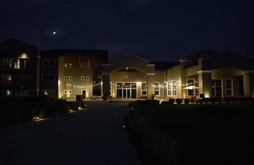 Tristan Suarez Hotel | Howard Johnson Resort & Convention Center Ezeiza