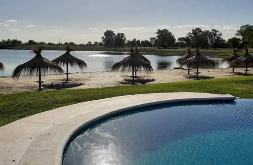 Tristan Suarez Hotel | Howard Johnson Resort & Convention Center Ezeiza