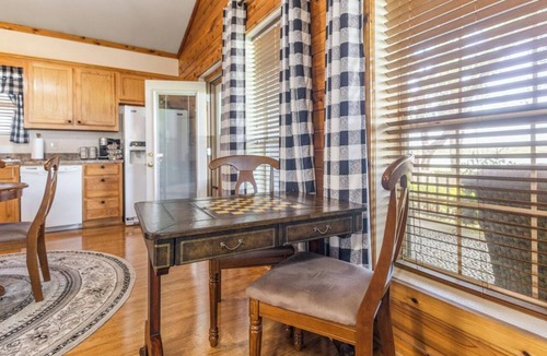 Cedar Creek Reservoir House | HunnyBear Hideout on Cedar Creek Lake