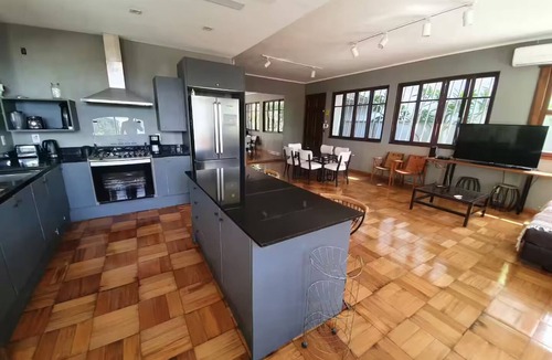 Catete House | Ideal for groups of 4. Prime location. Pool/Barbecue area.