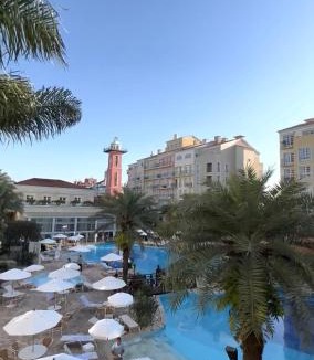 Jurere Internacional Apartment | Il Campanario - Vista Para a Piscina