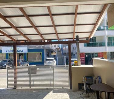 Canto Grande House | Imóvel com 02 quartos próxima ao Morro do Macaco