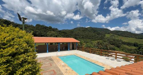 Extrema House | Incrivel chacara com pisc e churrasq em Extrema MG