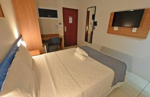 Iguacu Hotel | Inviting Space Perfect for Business or Leisure w/Parking & Breakfast