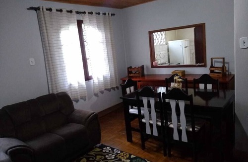 Fracalanza House | It is located 700 meters from Capivari tourist center, within walking distance.