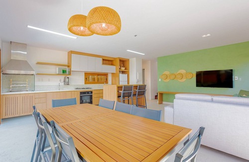 Itacimirim Apartment | IT83 Beautiful Bungalow with 4 Suites, Marluá - Beachfront