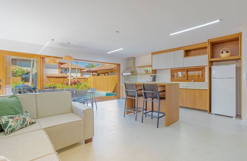 Itacimirim Apartment | IT83 Beautiful Bungalow with 4 Suites, Marluá - Beachfront