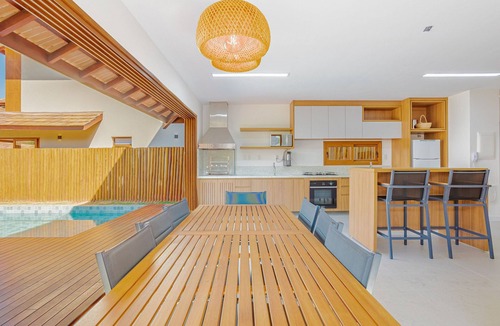 Itacimirim Apartment | IT83 Beautiful Bungalow with 4 Suites, Marluá - Beachfront