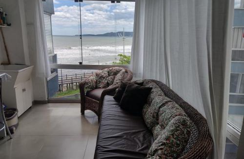 Itapema Apartment | Itapema-Meia Praia- quartos -Frente Mar!