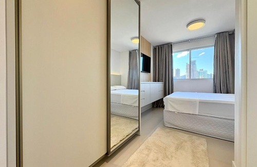 Tabuleiro dos Oliveiras Apartment | Itapema near downtown 2 bedrooms sea view AT021