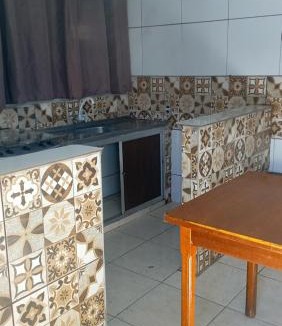 Luziania House | Kitnet 1 mobiliada, quarto, banheiro, cozinha americana